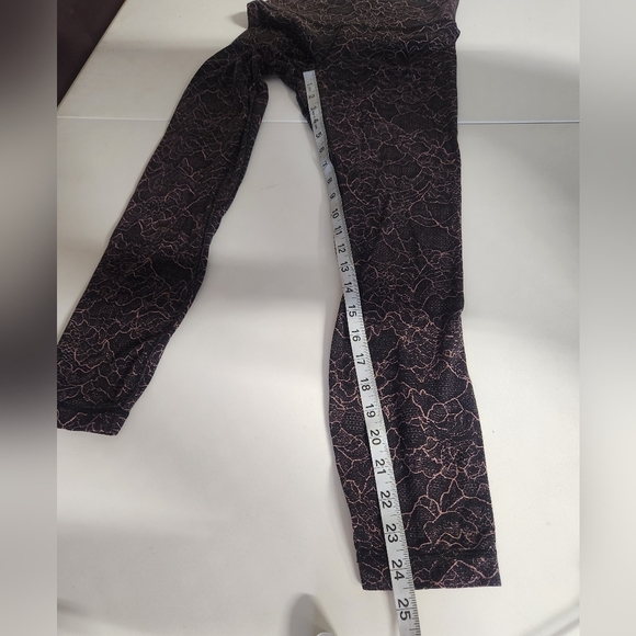 Lululemon Align Cropped Leggings Lace Pattern Size 4 - Picture 7 of 7